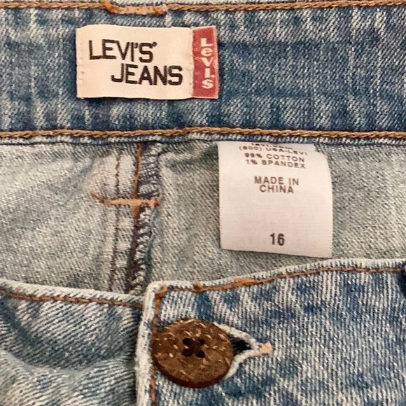 🦋Levis Jeans So Fun Size 16 Fun to Wear Denim Skirt Wardrobe Must Have 🦋 - Picture 10 of 11